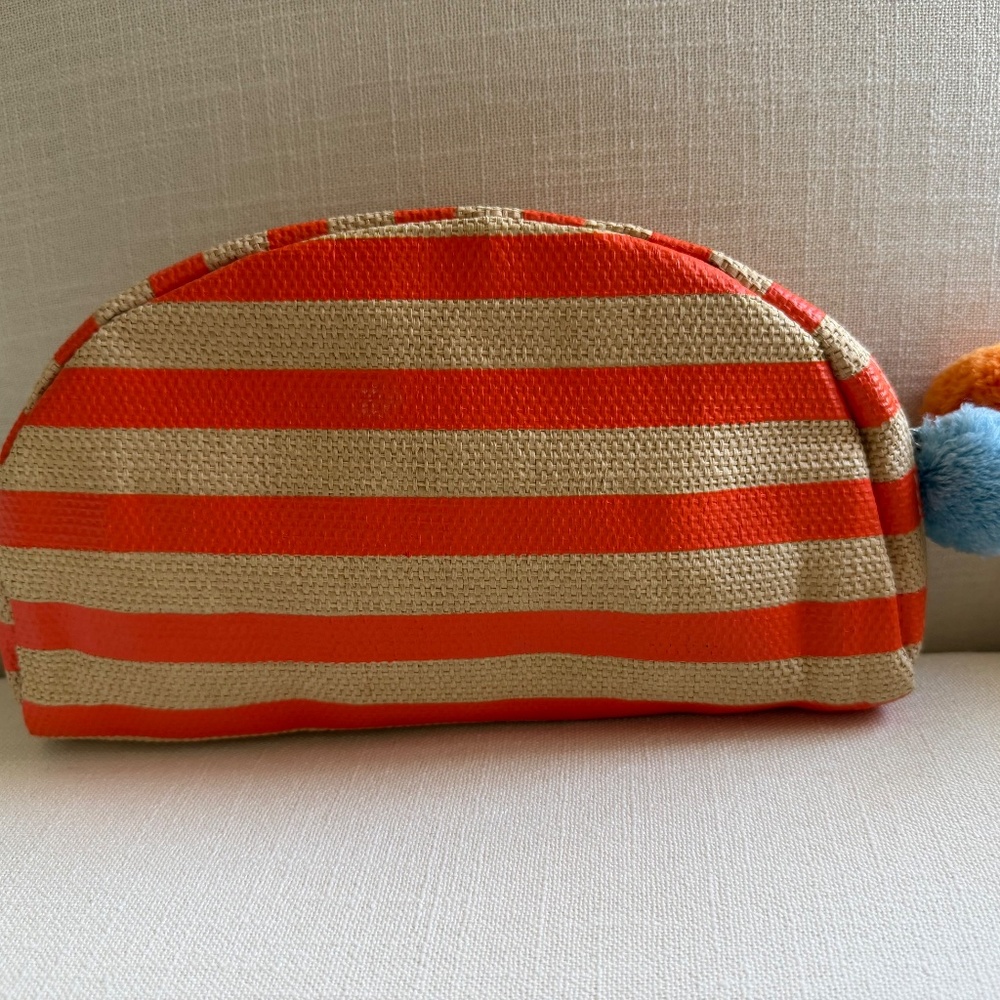 Saks Fifth Avenue Make Up Pouch